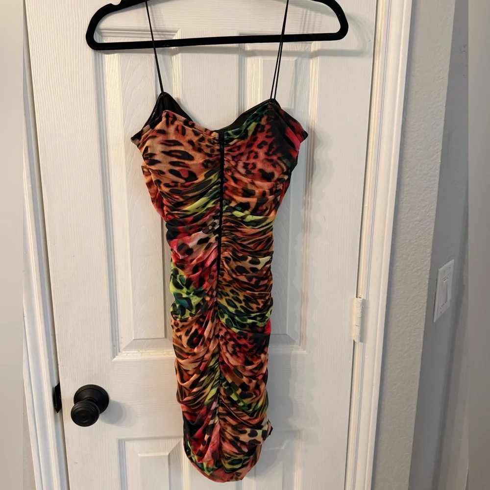 🖤🌺🐆🖤 NWT Leopard Print Ruched Bodycon Dress-Size Medium - Picture 4 of 6